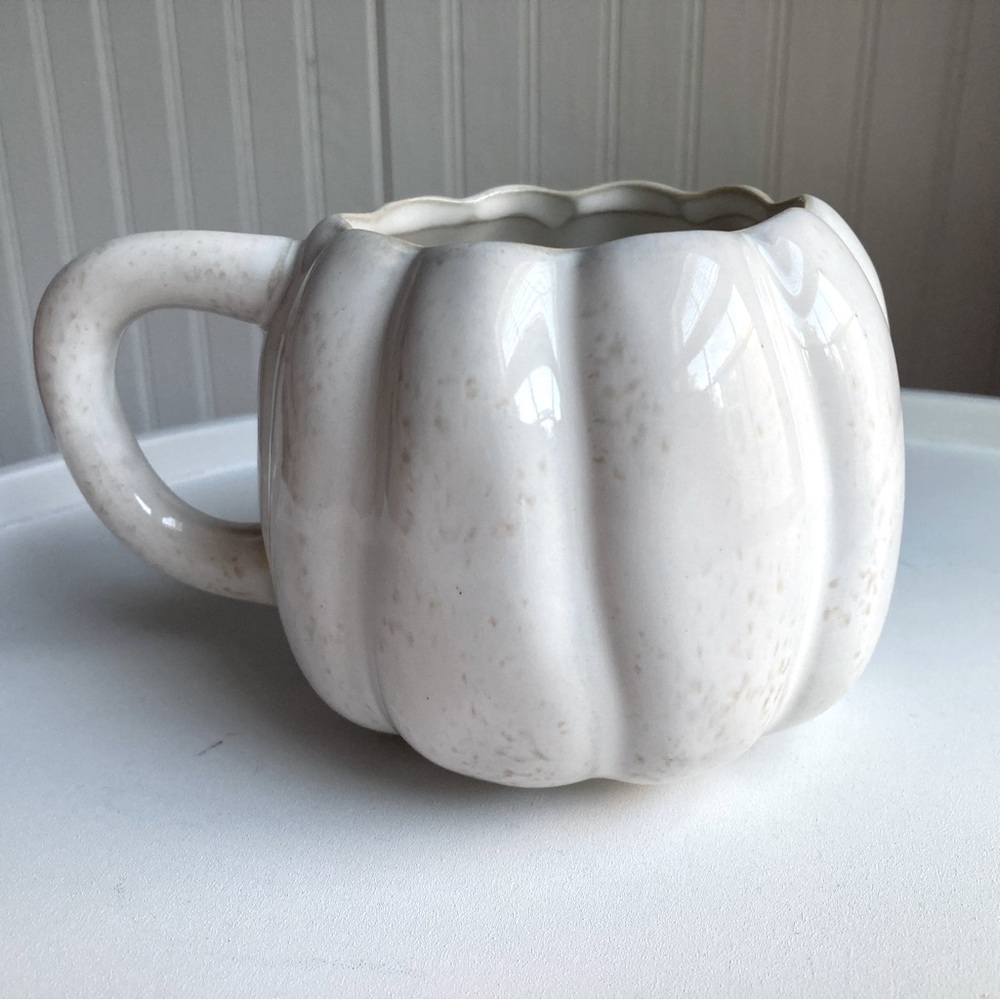 Anthropologie Cindy stoneware Fall Pumpkin Mug white